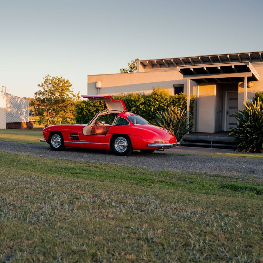 Adina Vineyard - Mercedes-Benz SL 300 Gullwing at the Grove Villas - January 2026 Adina Vineyard - Mercedes-Benz SL 300 Gullwing at the Grove Villas